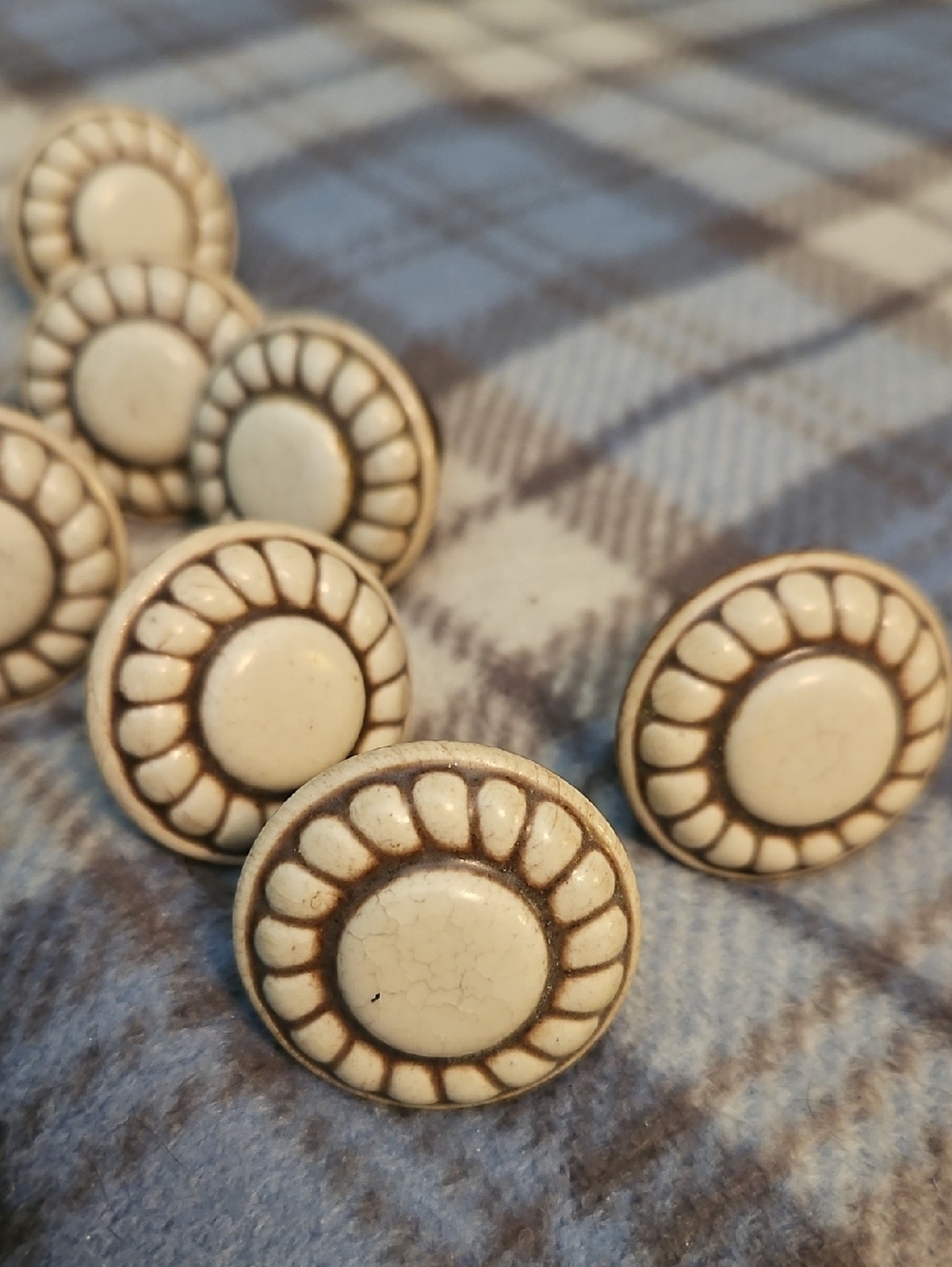 38 Amerock Ceramics Distressed Cream 1 3/8" Rope Cabinet Knobs BP1321-DW - Picture 6 of 7